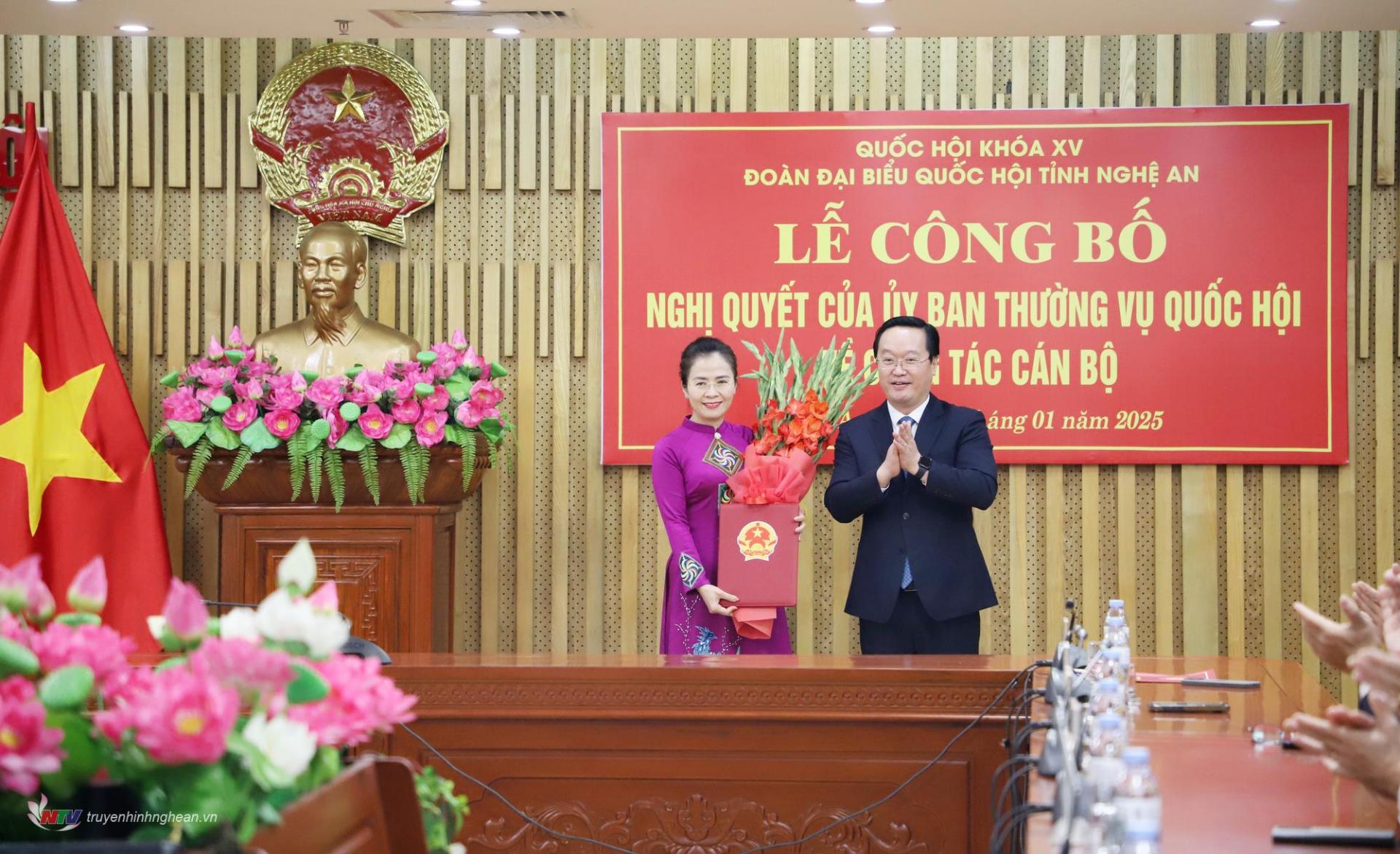 Genosse Vo Thi Minh Sinh ist Leiterin der Delegation der Nationalversammlung der 15. Legislaturperiode der Provinz Nghe An.