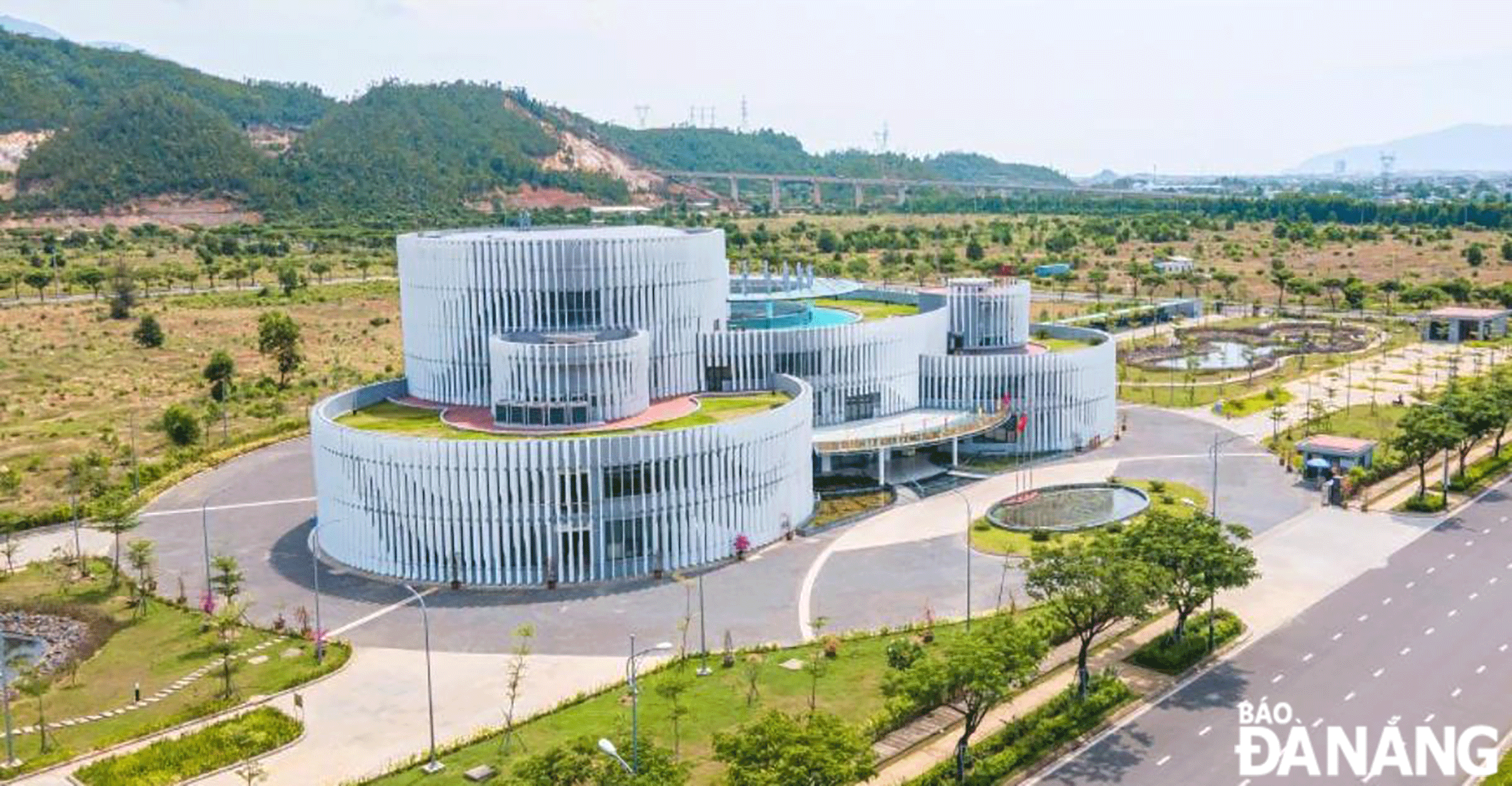 The Management Board of Da Nang High-Tech Park and Industrial Zones is being proposed to supplement its functions, tasks and powers as prescribed in Resolution No. 136/2024/QH15 of the National Assembly to improve the effectiveness of implementing the 
