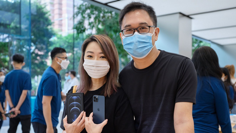 ลูกค้าสามารถเลือกผู้จัดจำหน่ายที่มีชื่อเสียงในการซื้อ iPhone ใหม่ได้