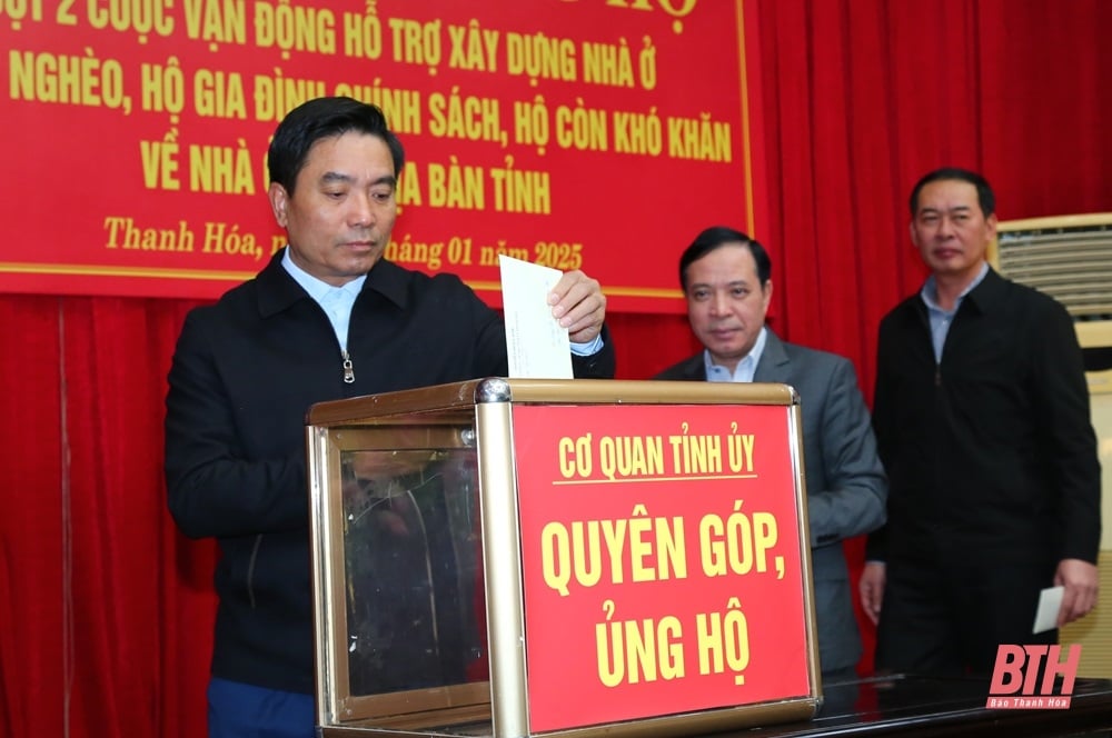 Thanh Hoa Provincial Party Committee donated and supported the second phase of the Campaign to support housing construction for poor households, policy households, and households with housing difficulties.