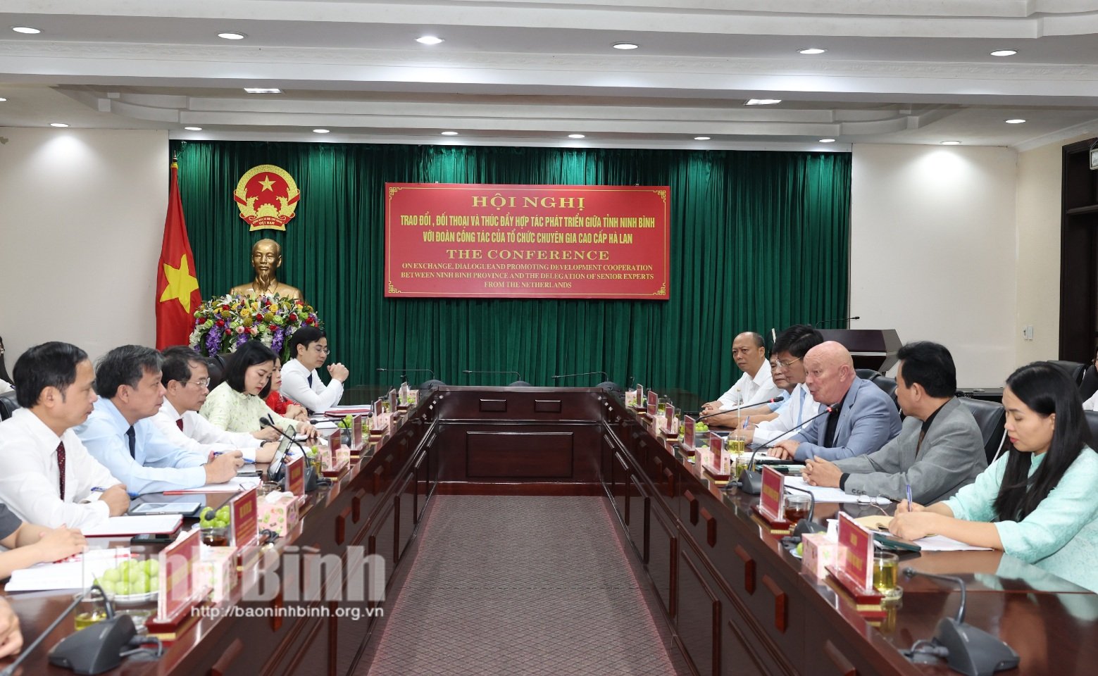 Promouvoir la coopération au développement entre la province de Ninh Binh et l'Organisation néerlandaise des experts seniors