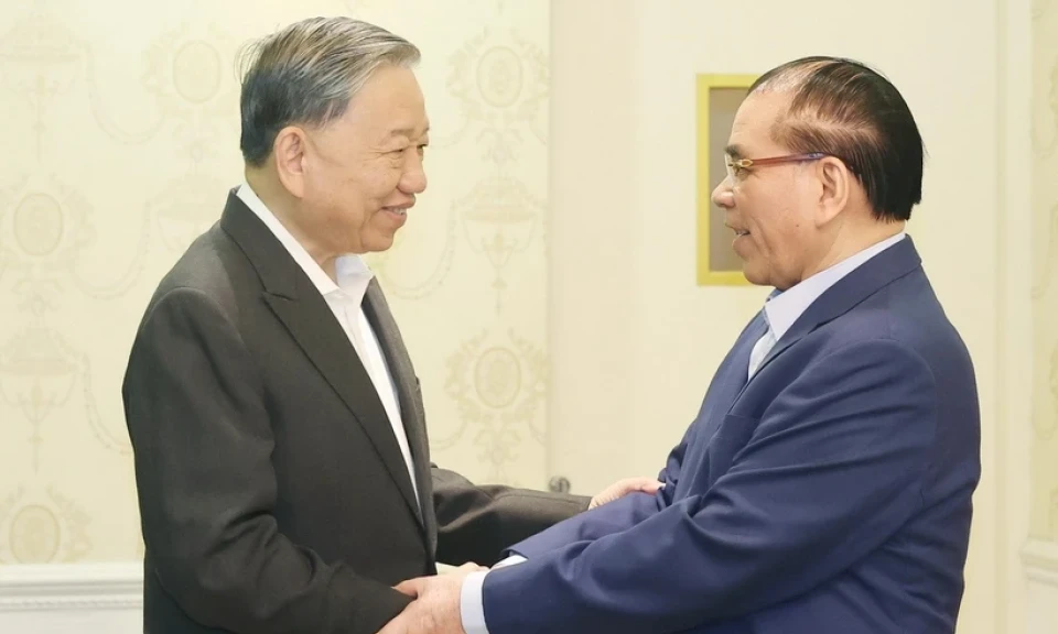 General Secretary To Lam visits and wishes Tet to families of former Party and State leaders