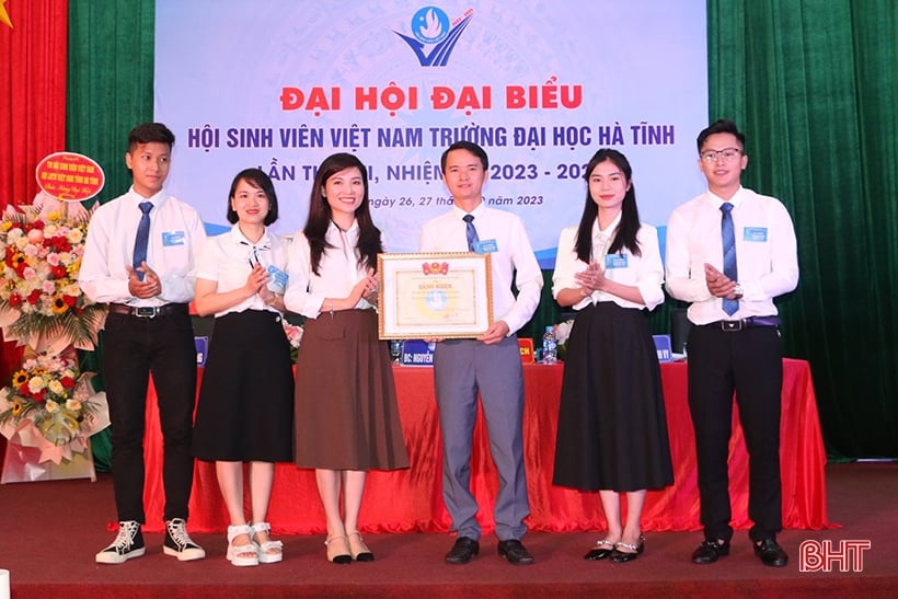 Construire un environnement de développement complet pour les étudiants de l'Université de Ha Tinh