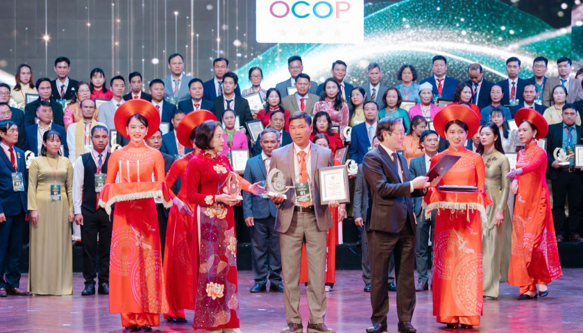 Dong Xuyen sea duck and sea duck egg products won the first Mai An Tiem award