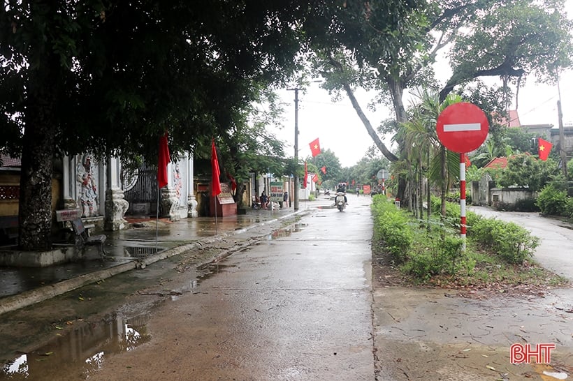 Dans la ville natale de La Son, le mandarin Nguyen Thiep