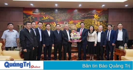 Die Vietnam Rubber Industry Group wünscht der Provinz Quang Tri ein frohes neues Jahr