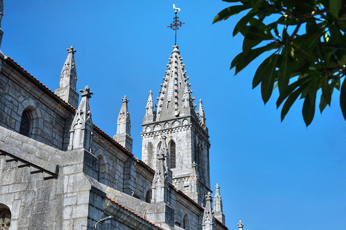 Le sommet du clocher de l'église.