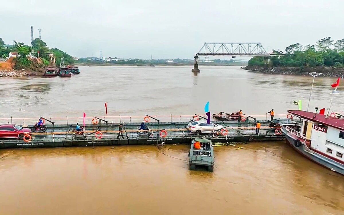 Tạm đóng cầu phao Phong Châu do nước sông Hồng lên cao