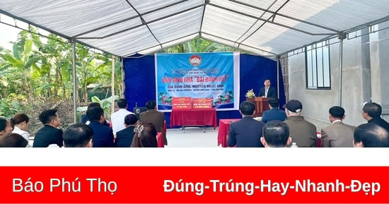 Bàn giao nhà “Đại đoàn kết” cho hộ nghèo tại xã Bản Nguyên