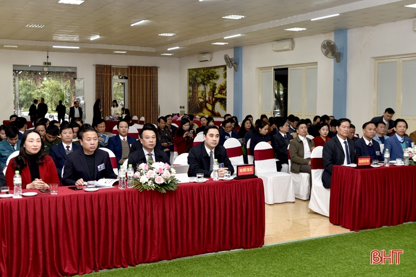 Ton Quang Ngoc zum Vorsitzenden der Union der Wissenschafts- und Technologieverbände der Stadt Hong Linh wiedergewählt