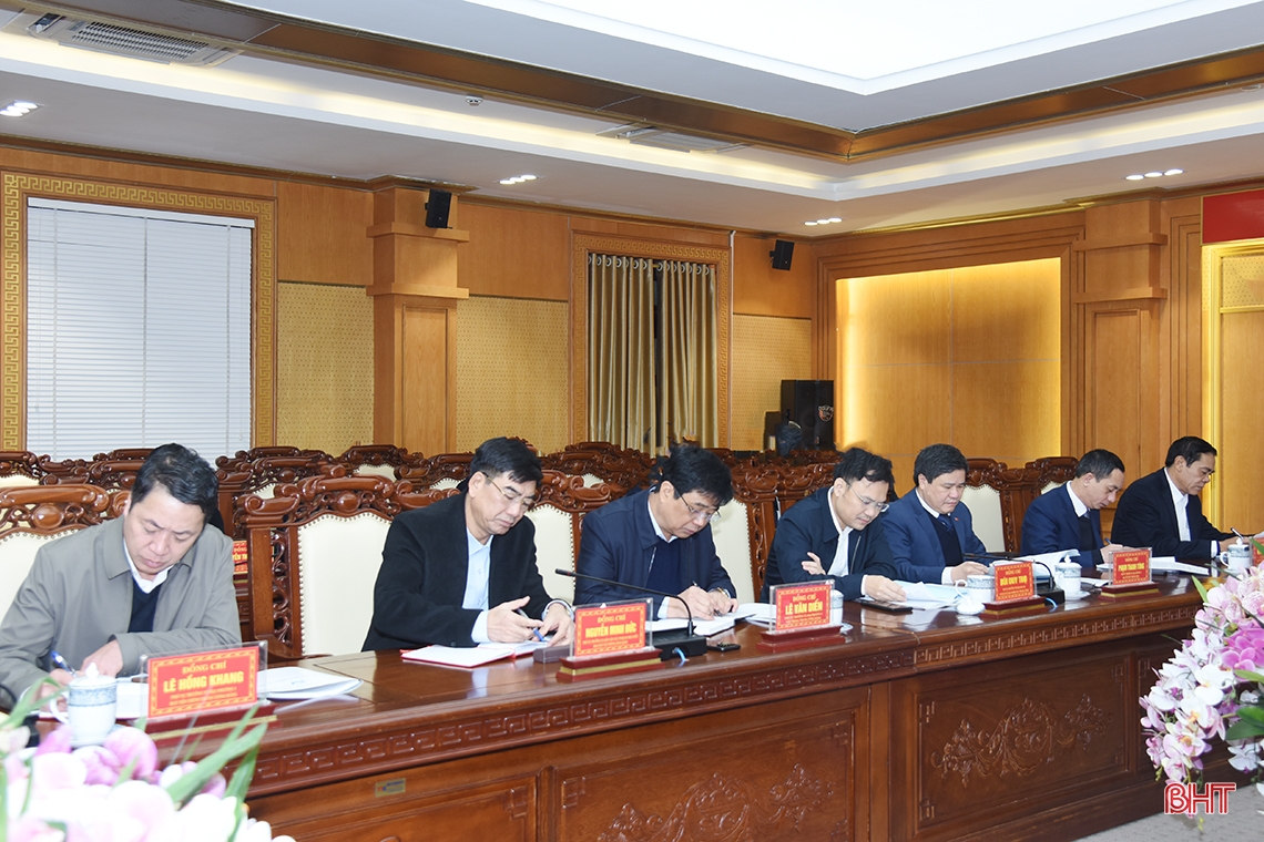 The Standing Committee of Ha Tinh Provincial Party Committee reviews leadership and direction work in 2023