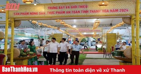 Kiểm tra gian hàng phục vụ Hội nghị kết nối cung