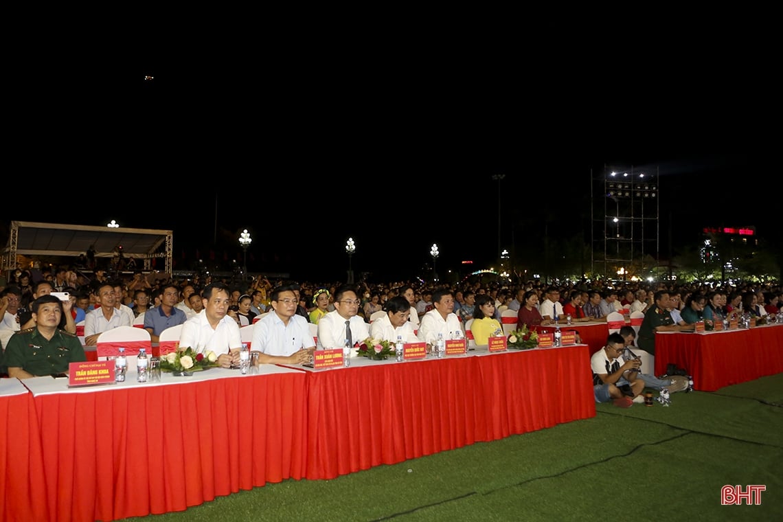 Ha Tinh a remporté le grand prix au festival de la chanson folklorique Nghe Tinh Vi et Giam 2023