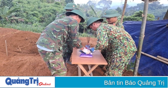 Rassemblement des restes de deux martyrs, un martyr nommé Truong Thanh Y