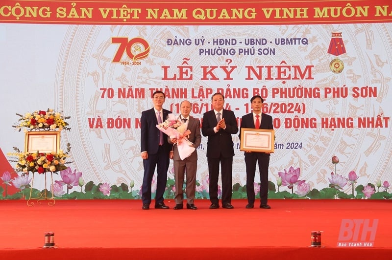 Kỷ niệm 70 năm thành lập Đảng bộ phường Phú Sơn và đón nhận Huân chương Lao động hạng Nhất