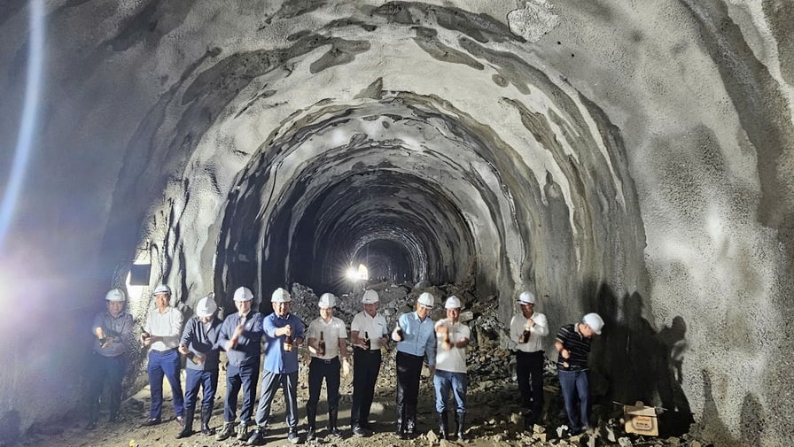 Tunnel Nr. 2 des Pakets wurde vorzeitig gegraben.