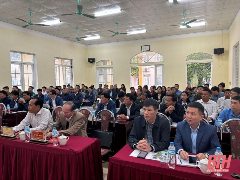 Delegation des Volksrates der Provinz trifft Wähler des Bezirks Thuong Xuan