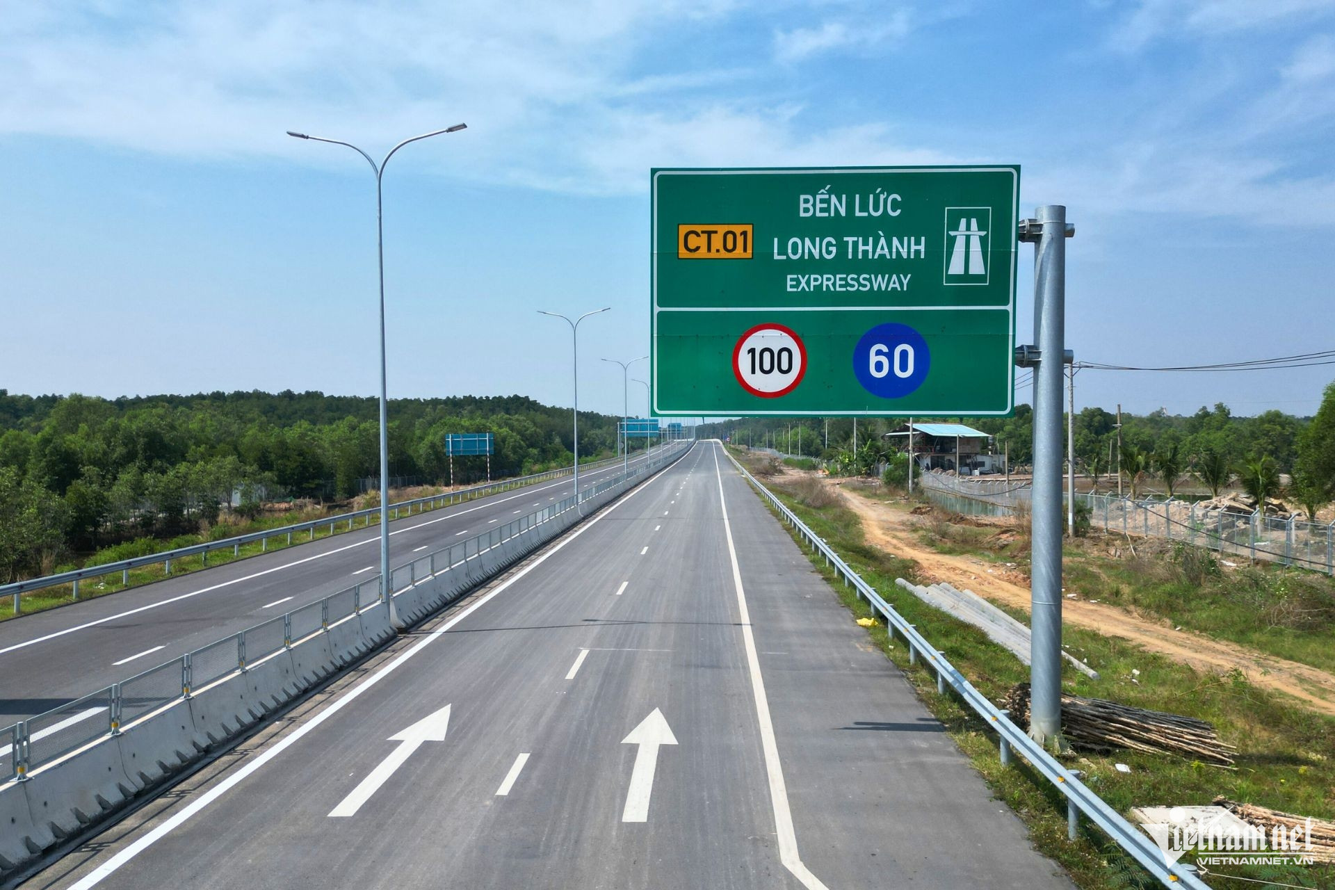 Autopista W-Ben Luc Long Thanh5.jpg