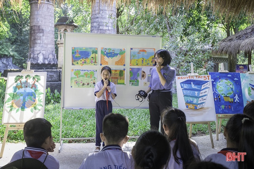 ពិធី​រំលឹក​ខួប​៣០​ថ្ងៃ​និង​យប់​នៃ​រដូវ​បុណ្យ​នៅ​មជ្ឈមណ្ឌល Phu Quoc United