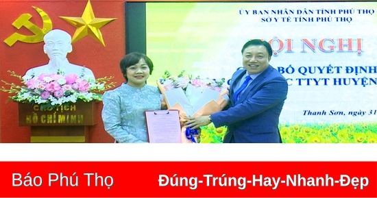 Công bố, trao quyết định bổ nhiệm Giám đốc Trung tâm y tế huyện Thanh Sơn