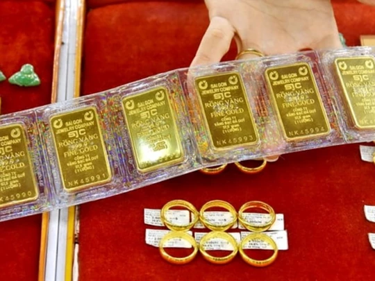 Gold prices edge up after Donald Trump's inauguration as US President