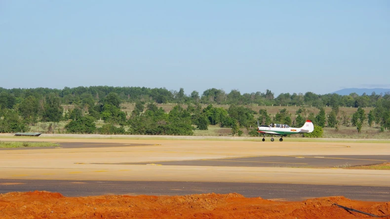 Le régiment 920 a organisé avec succès un vol d'état-major à l'aéroport de Phan Thiet photo 2