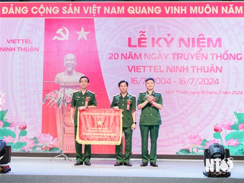 Đồng chí Phạm Văn Hậu, Phó Bí thư Thường trực Tỉnh ủy, Chủ tịch HĐND tỉnh dự kỷ niệm 20 năm Ngày truyền thống Viettel Ninh Thuận