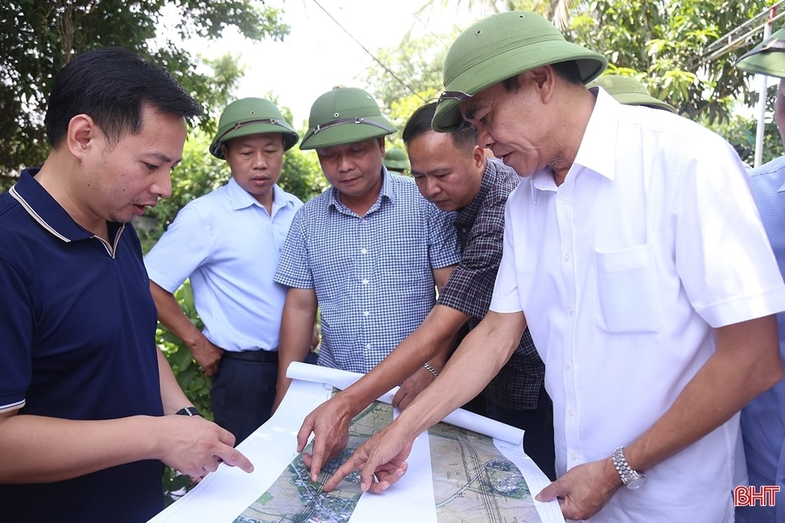 Bonne coordination, suppression des difficultés pour mettre en œuvre le projet d'autoroute Nord-Sud à travers Ha Tinh