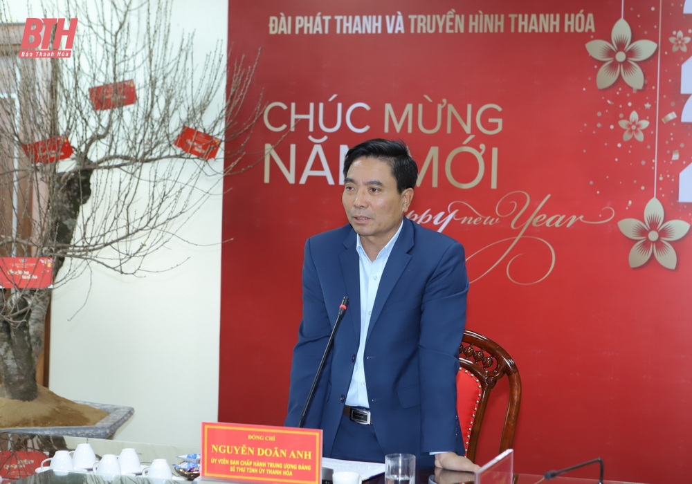 Bí thư Tỉnh ủy Nguyễn Doãn Anh thăm, động viên cán bộ, phóng viên, kỹ thuật viên Báo Thanh Hóa và Đài Phát thanh - Truyền hình Thanh Hóa