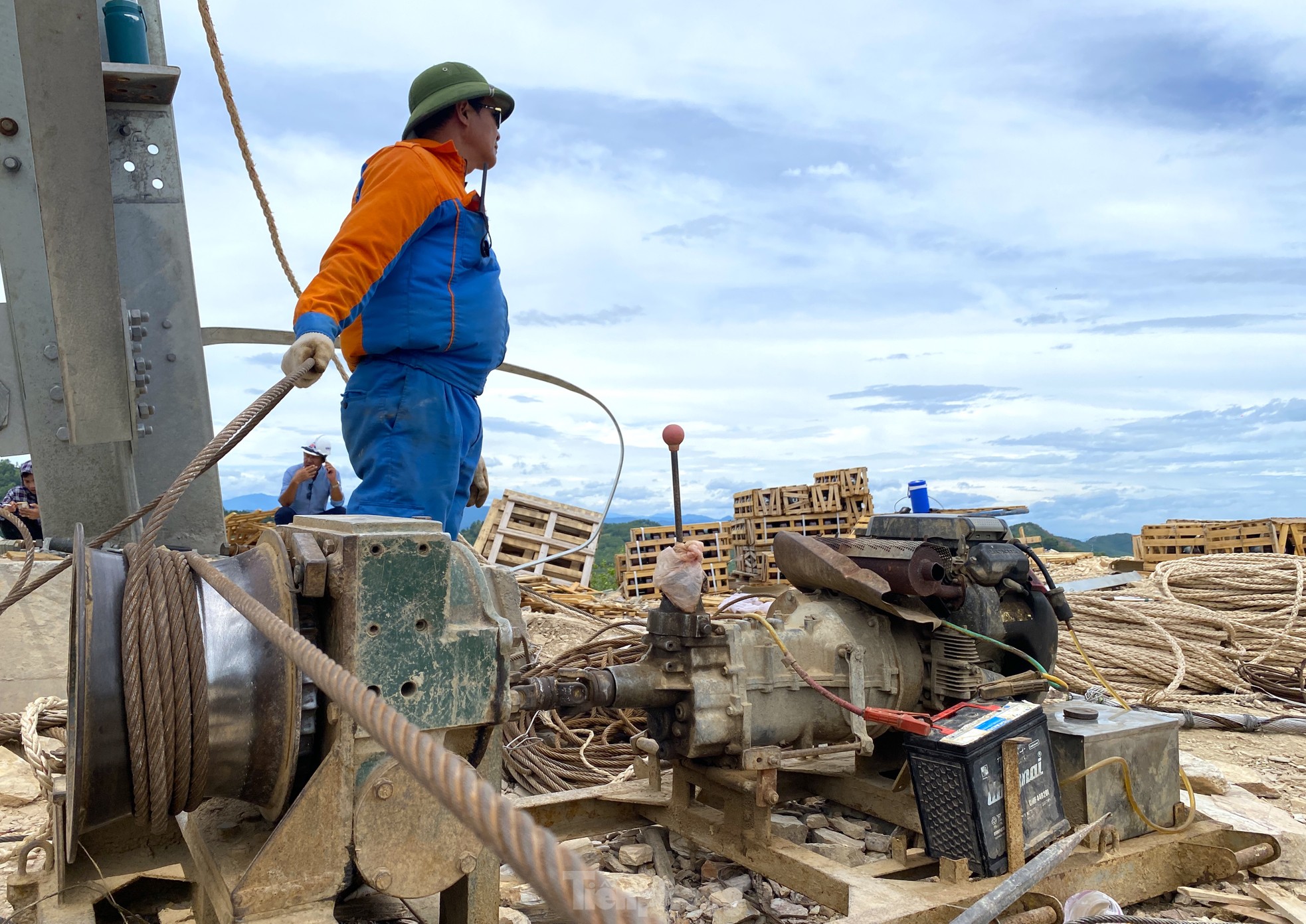 Los últimos días en el sitio de construcción de la línea de 500kV circuito 3 en Nghe An foto 14