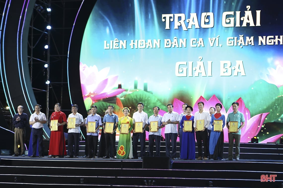 Ha Tinh a remporté le grand prix au festival de la chanson folklorique Nghe Tinh Vi et Giam 2023