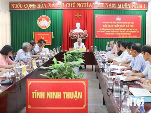 Conférence pour examiner le projet de politique en faveur des ménages pauvres des minorités ethniques dans la province de Ninh Thuan