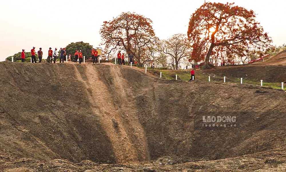 Đến 20h30' ngày 6.5.1954, khi khối bộc phá 1.000kg được điểm hỏa làm rung chuyển toàn bộ chiến trường cũng là hiệu lệnh tổng tấn công đợt cuối cùng của quân đội Việt Nam.