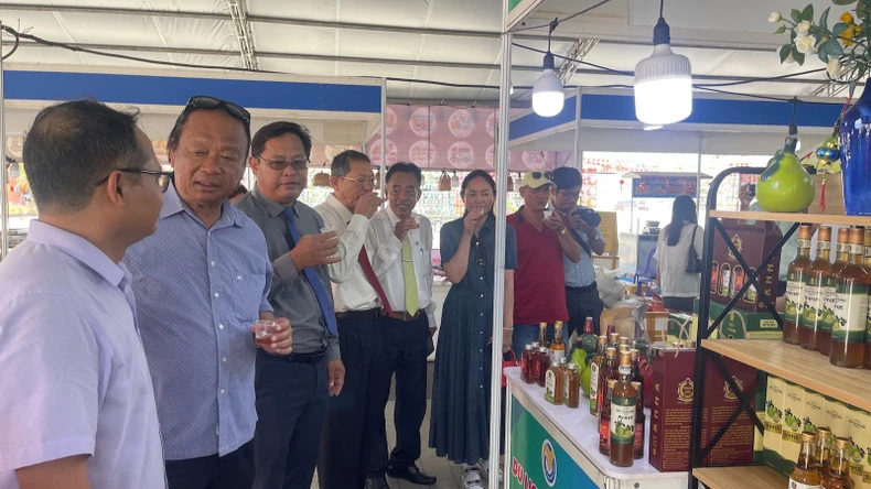 Inauguración de la Semana de Turismo de Binh Thuan 2024 (foto 4)