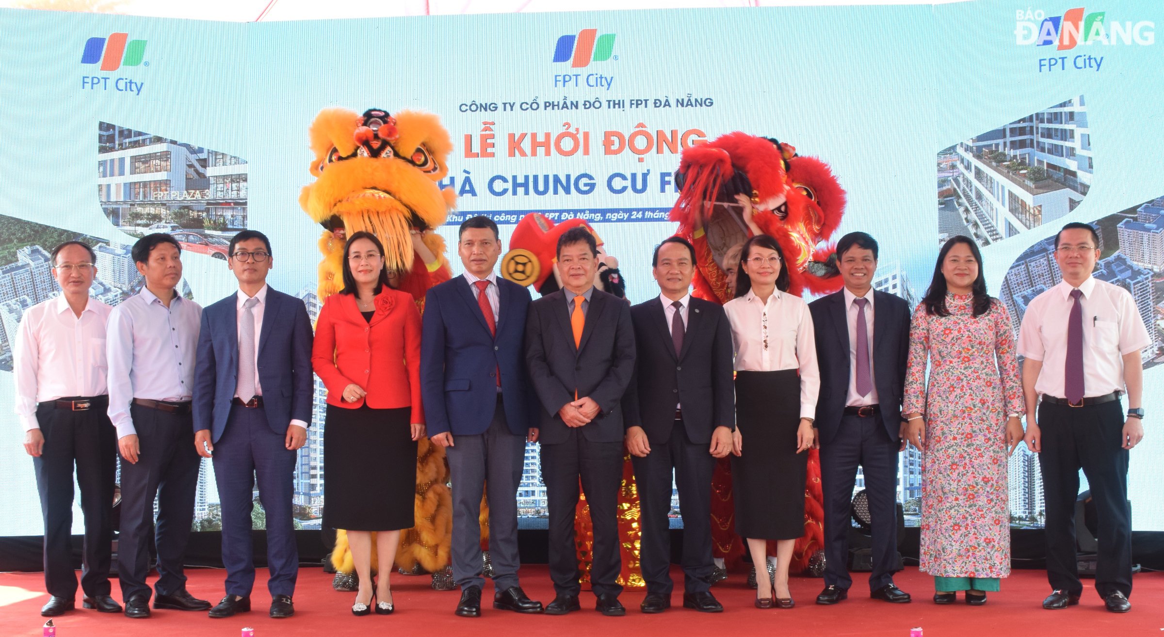 Les dirigeants de la ville, les services, les branches et les districts de Ngu Hanh Son et Cam Le, ainsi que les représentants des investisseurs lors de la cérémonie de lancement. Photo: HOANG HIEP