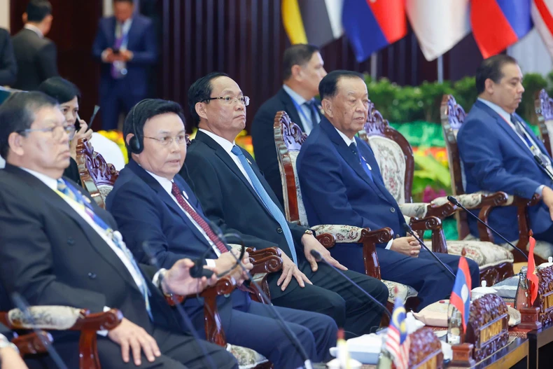 首脳らはASEAN議員会議（AIPA）の代表者との対話に出席した。（写真：ニャット・バック/VGP）