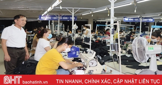 Unternehmen in Ha Tinh modernisieren ihre Produktionslinien, suchen nach Märkten und fördern Produktion und Geschäft