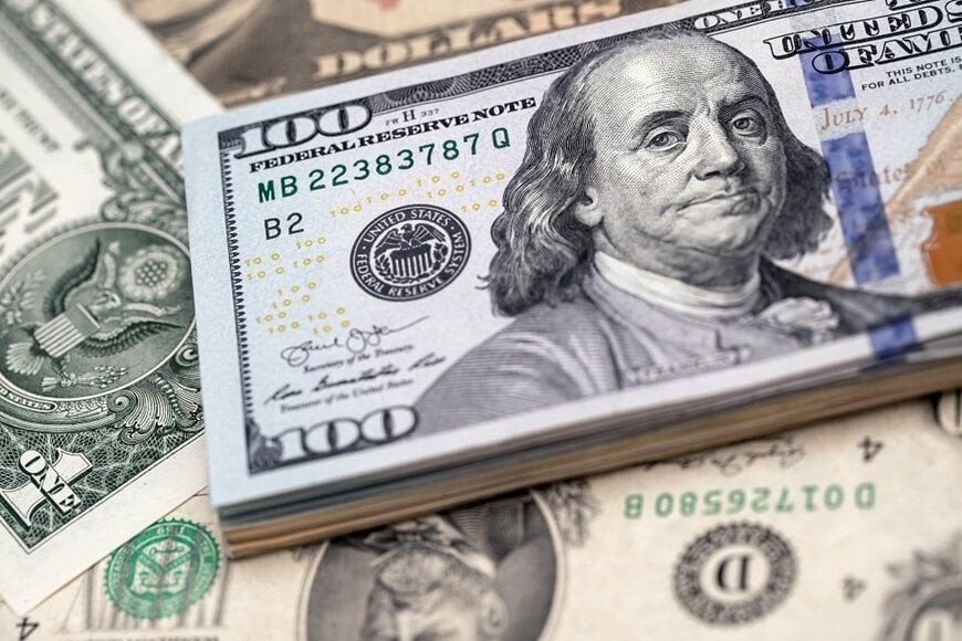 The free USD price skyrocketed to over 25,000 VND/USD. (Illustration photo)