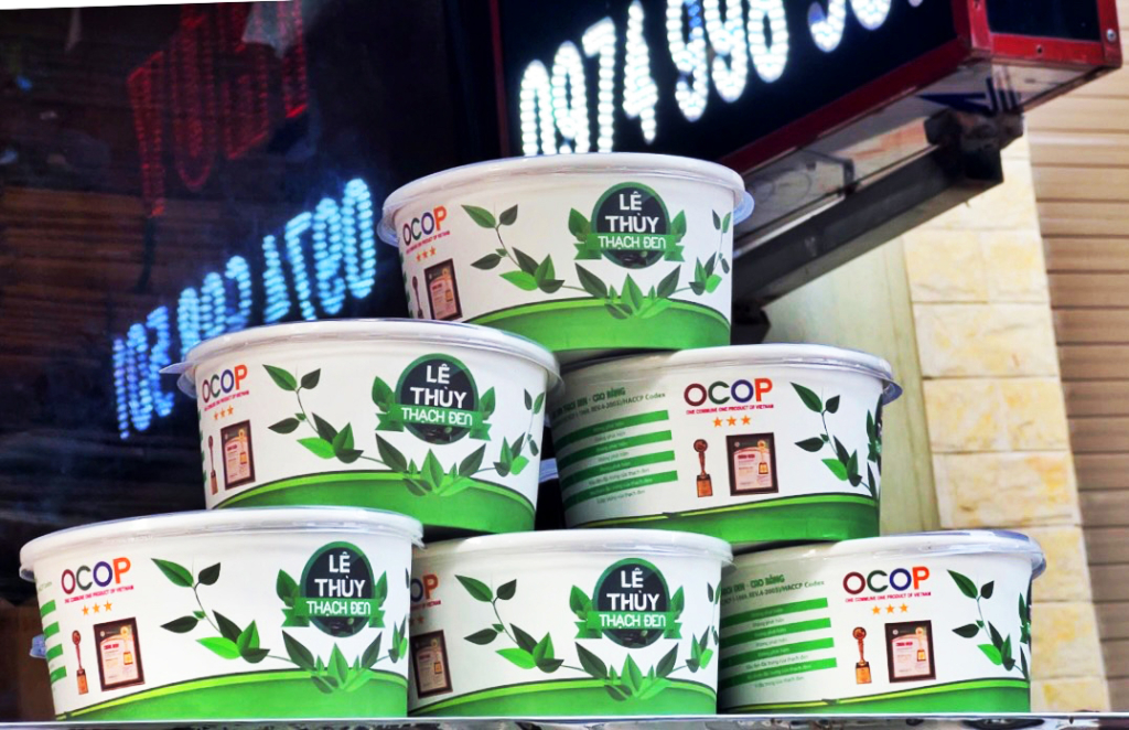 Los productos de gelatina negra se envasan en muchos diseños hermosos y diversos.