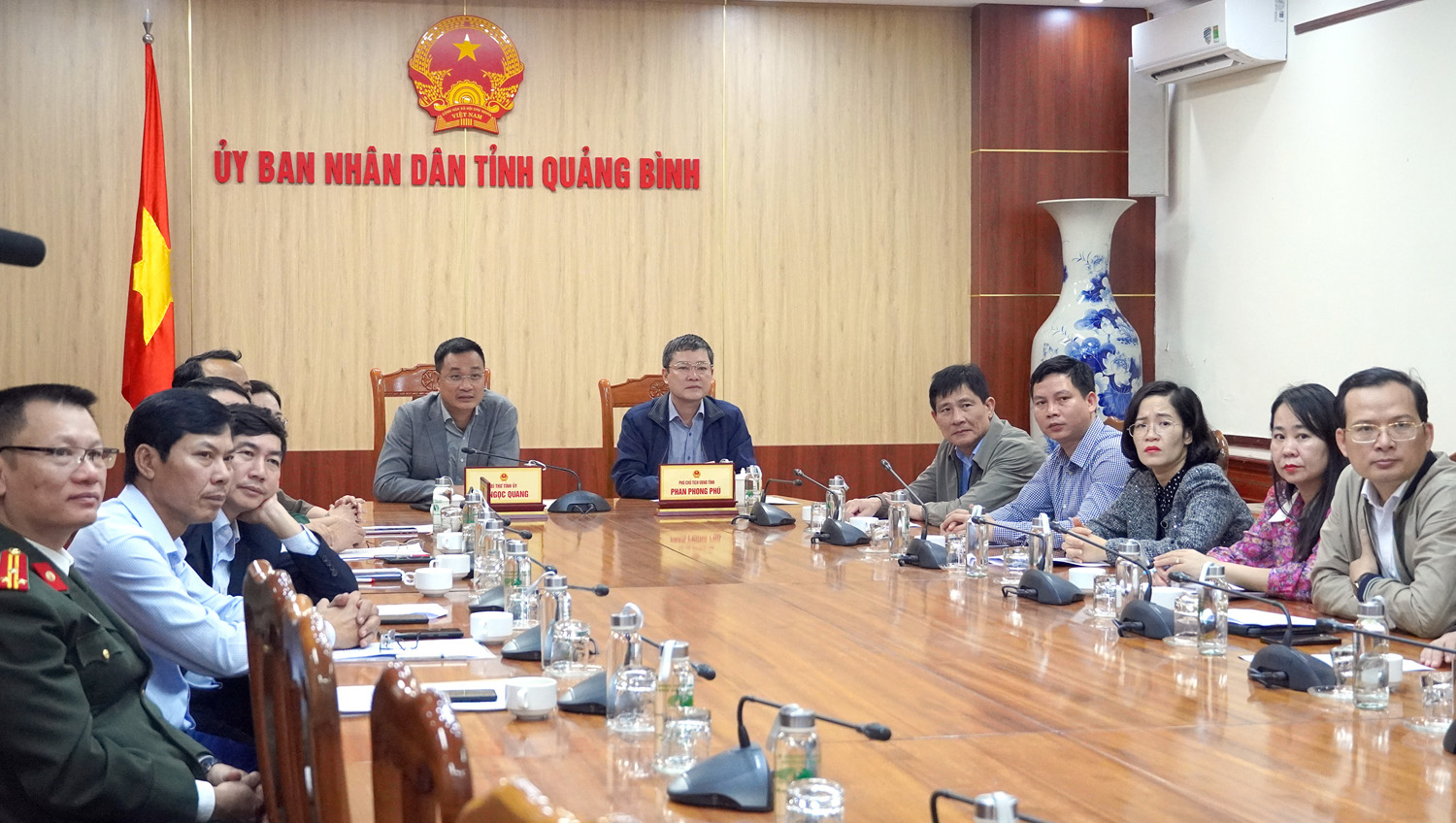 Conference scene at Quang Binh bridge point.