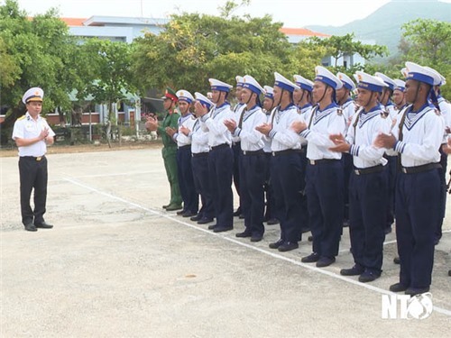 Tư lệnh Vùng 4 Hải quân kiểm tra công tác huấn luyện chiến sĩ mới