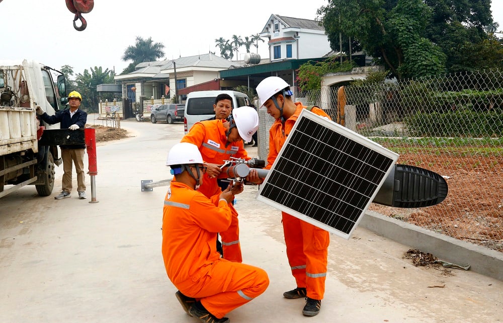 “Thắp sáng ước mơ năm 2024”, đồng hành cùng khách hàng sử dụng điện