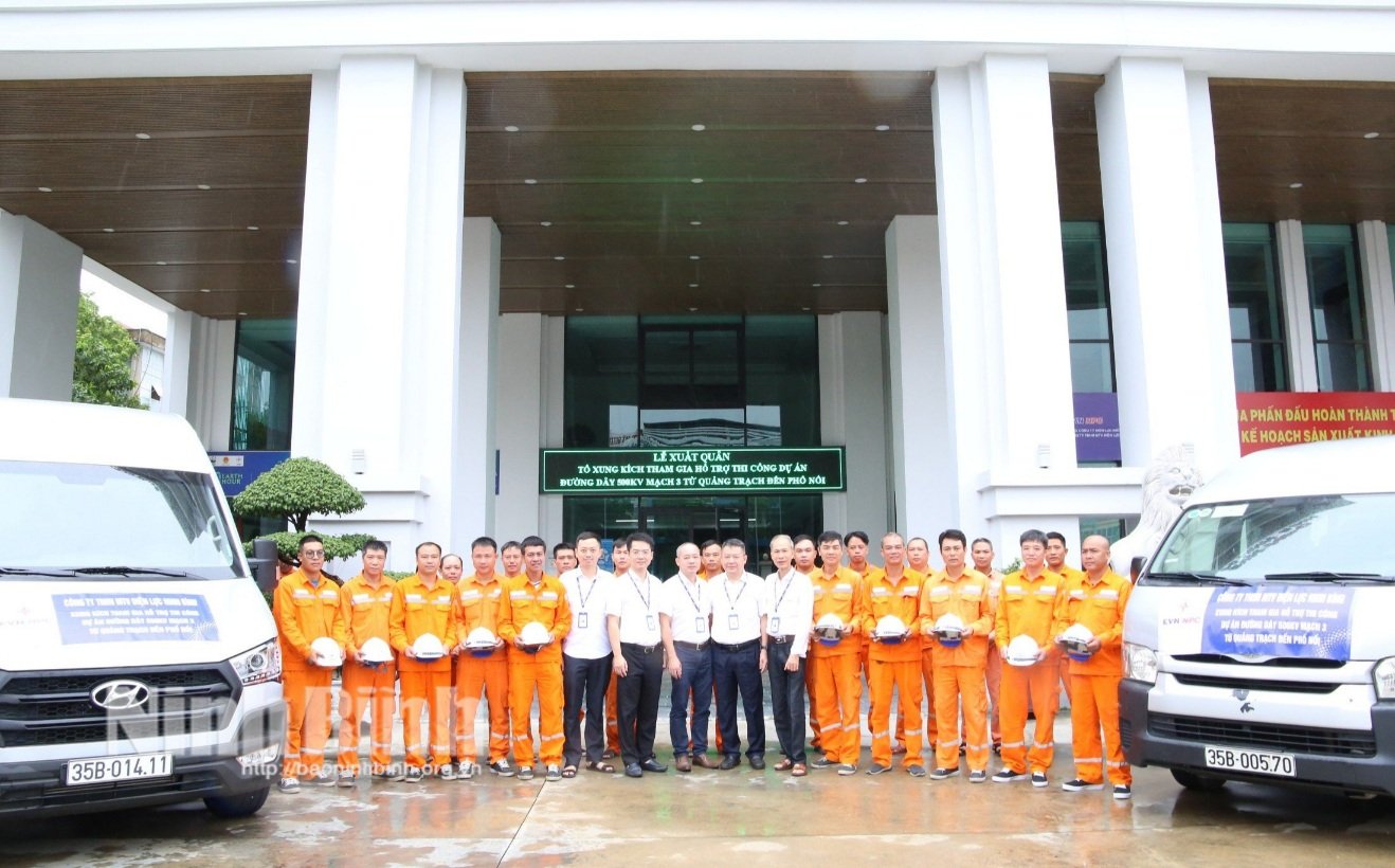 21 officers and workers of Ninh Binh Electricity industry participated in supporting the construction of the 500 kV line project, circuit 3.