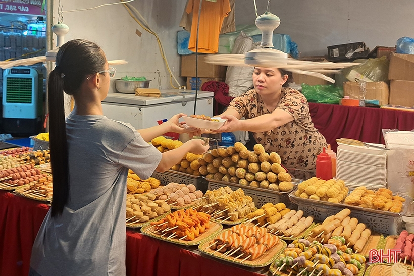 Hơn 80 gian hàng tham gia Hội chợ Thương mại du lịch huyện Nghi Xuân