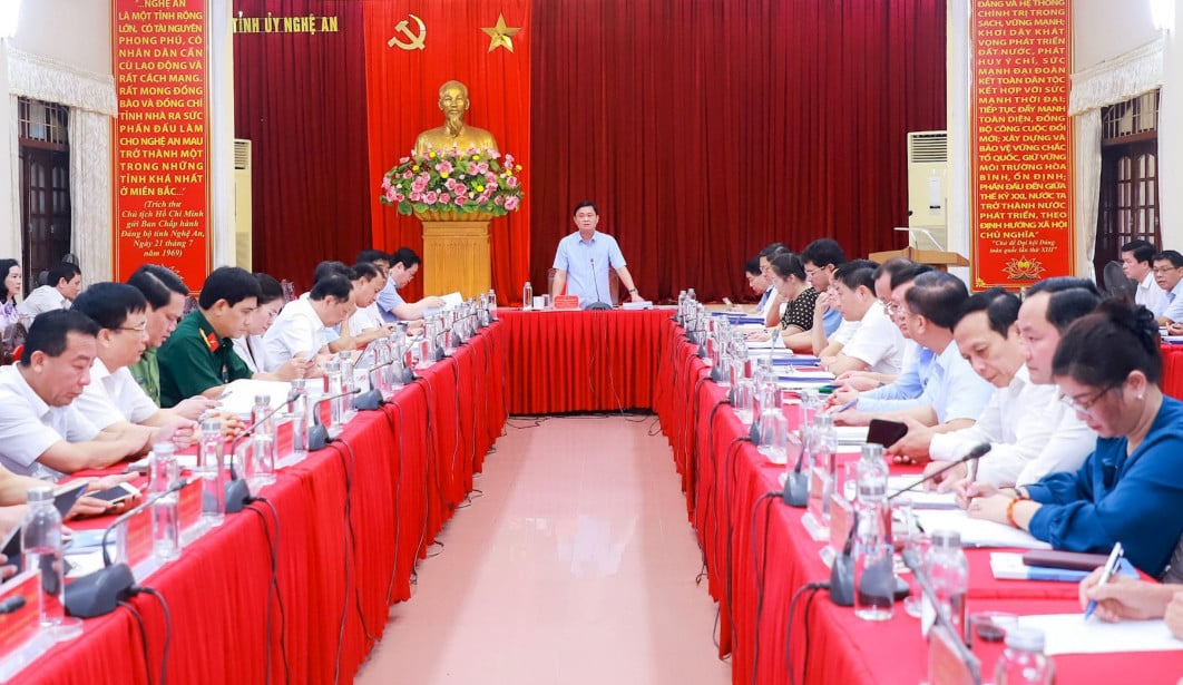 Nghe An issues Directive to strengthen Party building and rectification and a clean and strong political system