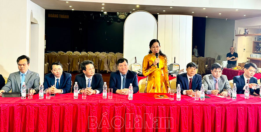 Đồng chí Bí thư Tỉnh ủy Lê Thủy và Đoàn công tác tỉnh Hà Nam làm việc với Tập đoàn Elmich Cộng hoà Czech