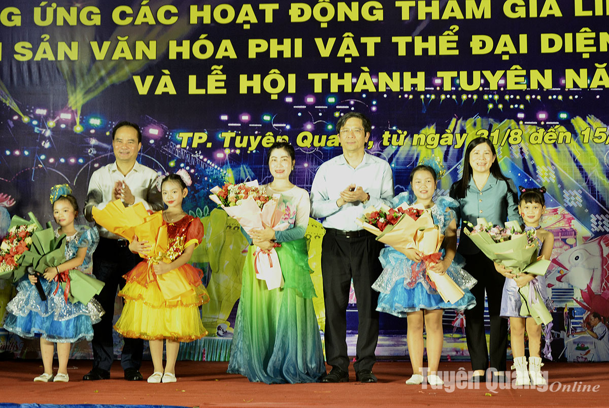 Tuyen Quang City organizes an art program to celebrate the 79th anniversary of the August Revolution and National Day September 2nd