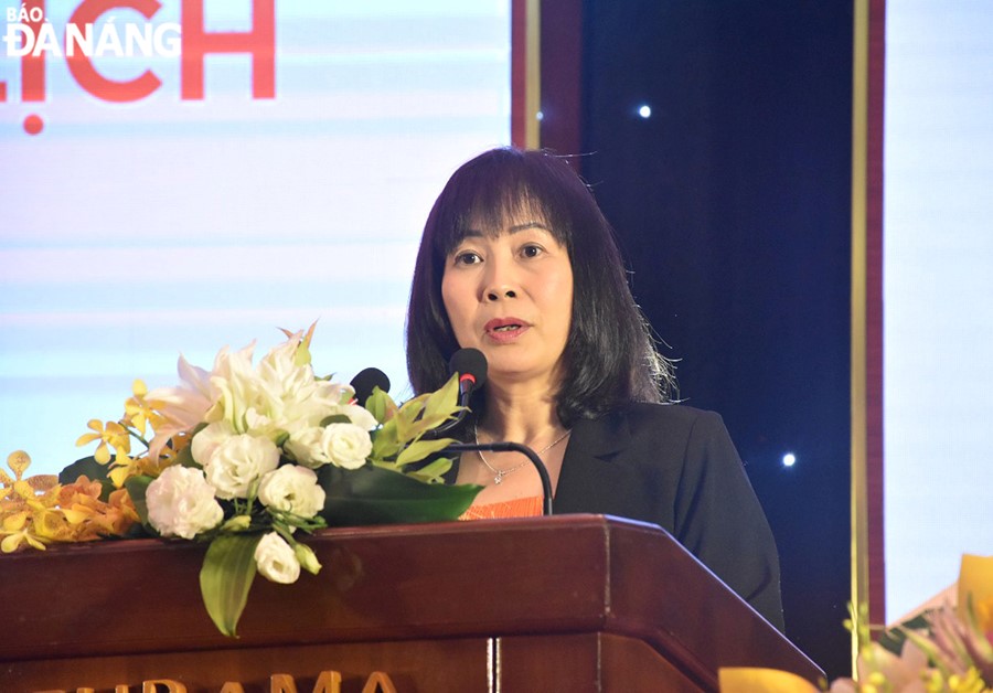 Director of the Department of Tourism Truong Thi Hong Hanh said that they will strive to maintain growth momentum and develop tourism effectively and sustainably in the coming time. Photo: THU HA