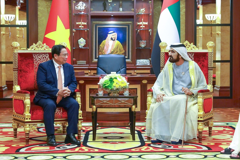 On the afternoon of October 28, Prime Minister Pham Minh Chinh held talks with UAE Vice President and Prime Minister Sheikh Mohammed bin Rashid Al Maktoum - Photo: VGP/Nhat Bac