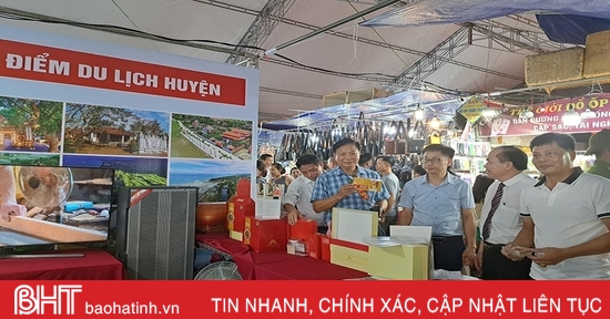 Hơn 80 gian hàng tham gia Hội chợ Thương mại du lịch huyện Nghi Xuân